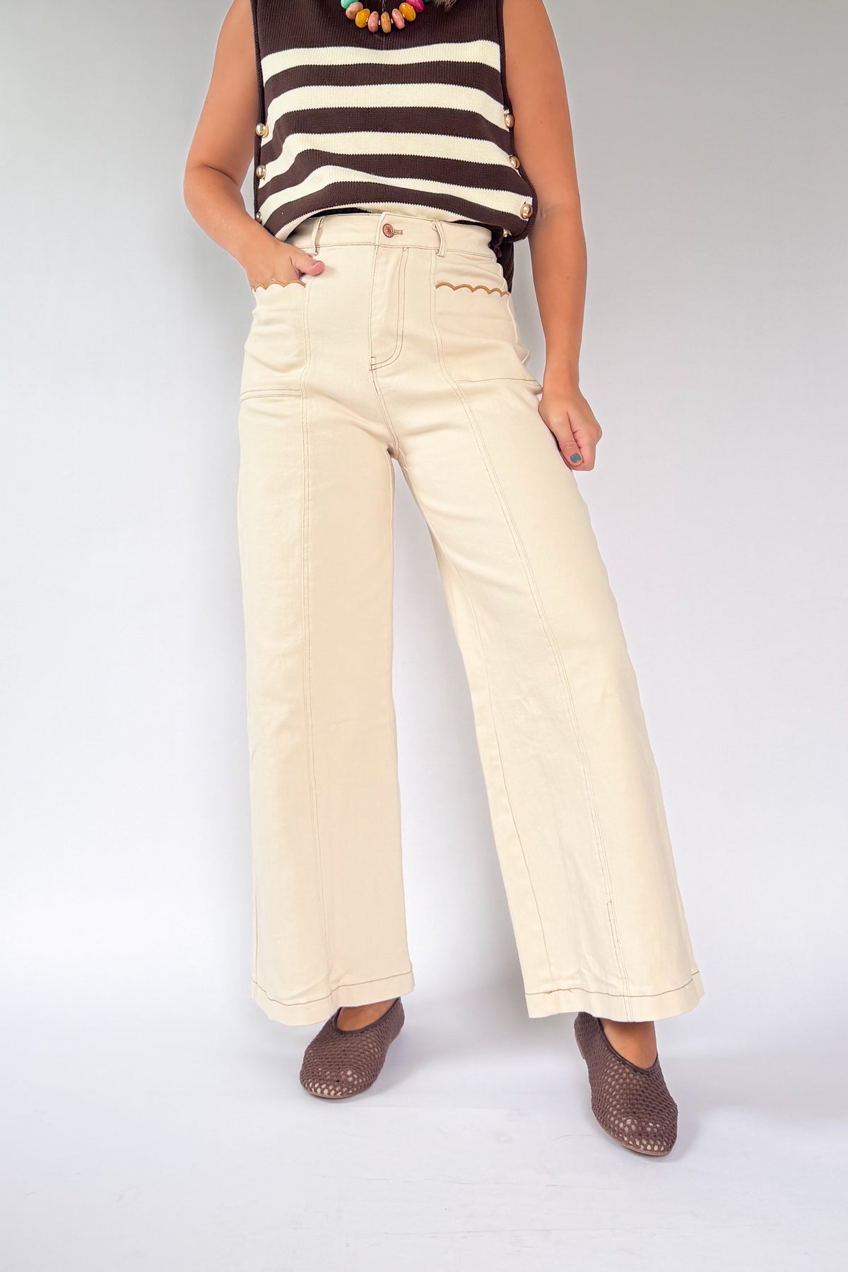 entro ivory pant with scallop trim