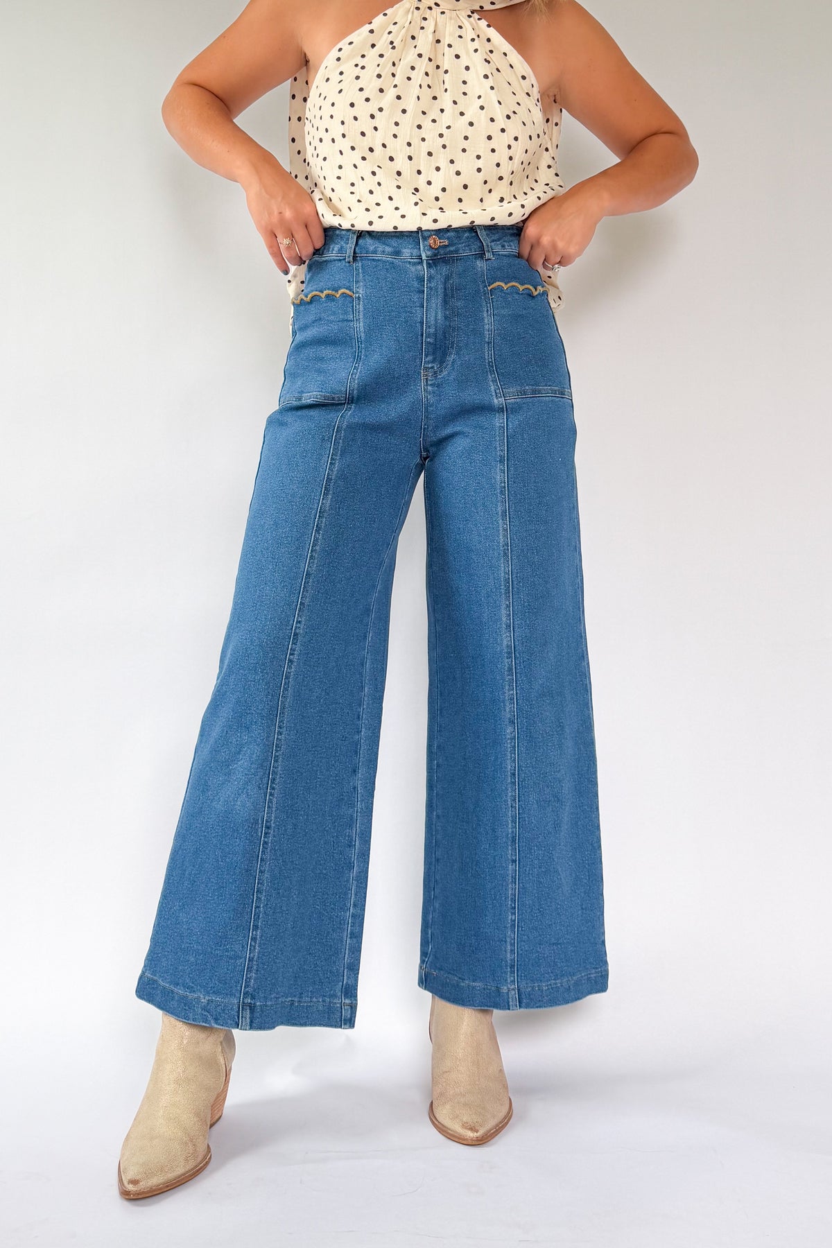 entro denim jean with scallop details